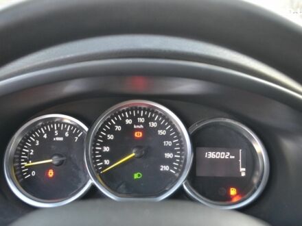 Рено Сандеро 2019 в Николаеве на Automoto.ua Белый Рено Сандеро, объемом двигателя 1 л и пробегом 136 тыс. км за 8000 $, фото 1 на Automoto.ua