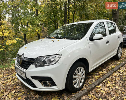 Рено Сандеро 2019 в Киеве на Automoto.ua Белый Рено Сандеро, объемом двигателя 1.46 л и пробегом 105 тыс. км за 8300 $, фото 1 на Automoto.ua