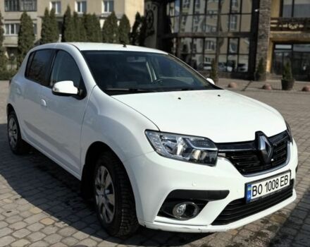 Белый Рено Сандеро, объемом двигателя 0.9 л и пробегом 60 тыс. км за 9200 $, фото 1 на Automoto.ua