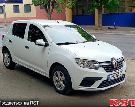 Белый Рено Сандеро, объемом двигателя 1 л и пробегом 48 тыс. км за 9000 $, фото 1 на Automoto.ua