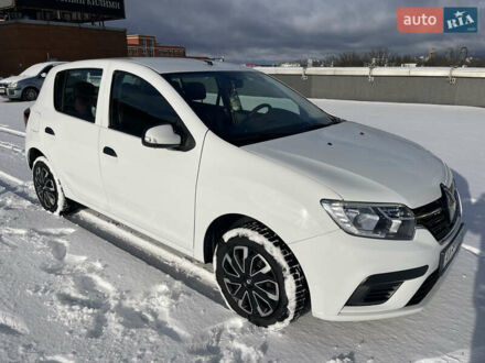 Белый Рено Сандеро, объемом двигателя 0.9 л и пробегом 60 тыс. км за 10500 $, фото 1 на Automoto.ua