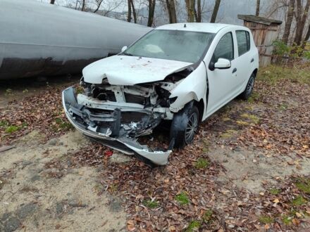 Белый Рено Сандеро, объемом двигателя 0 л и пробегом 180 тыс. км за 3500 $, фото 1 на Automoto.ua