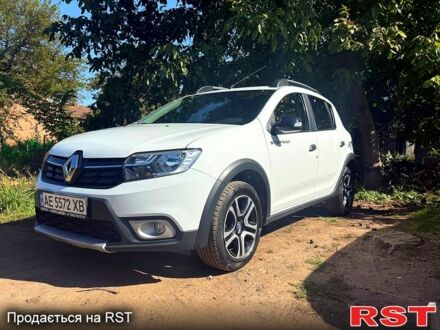 Белый Рено Сандеро, объемом двигателя 0.9 л и пробегом 48 тыс. км за 11000 $, фото 1 на Automoto.ua
