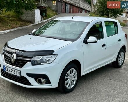 Белый Рено Сандеро, объемом двигателя 1.5 л и пробегом 100 тыс. км за 8950 $, фото 1 на Automoto.ua