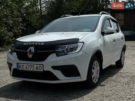 Белый Рено Сандеро, объемом двигателя 0.9 л и пробегом 47 тыс. км за 10300 $, фото 1 на Automoto.ua