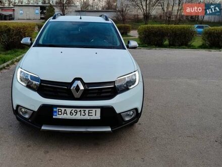 Рено Сандеро 2020 в Кропивницком (Кировограде) на Automoto.ua Белый Рено Сандеро, объемом двигателя 0.9 л и пробегом 42 тыс. км за 14000 $, фото 1 на Automoto.ua