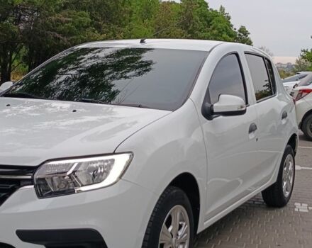 Белый Рено Сандеро, объемом двигателя 1 л и пробегом 57 тыс. км за 6700 $, фото 1 на Automoto.ua