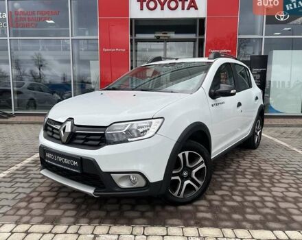 Белый Рено Сандеро, объемом двигателя 0.9 л и пробегом 40 тыс. км за 10045 $, фото 1 на Automoto.ua