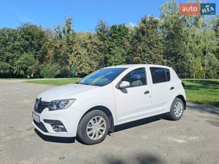 Білий Рено Сандеро, об'ємом двигуна 0.9 л та пробігом 26 тис. км за 12800 $, фото 1 на Automoto.ua