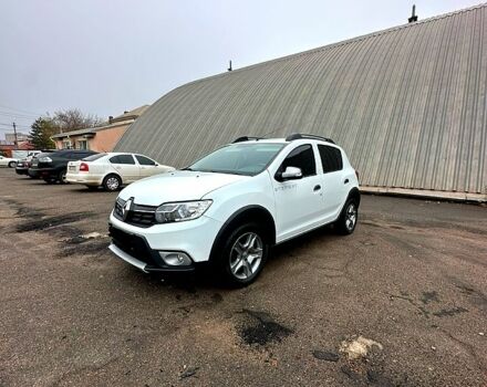 Белый Рено Сандеро, объемом двигателя 1.5 л и пробегом 58 тыс. км за 10999 $, фото 1 на Automoto.ua