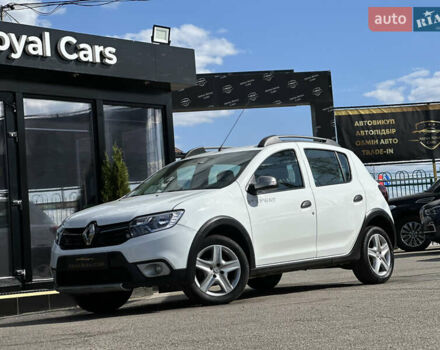 Белый Рено Сандеро, объемом двигателя 0.9 л и пробегом 117 тыс. км за 9900 $, фото 1 на Automoto.ua