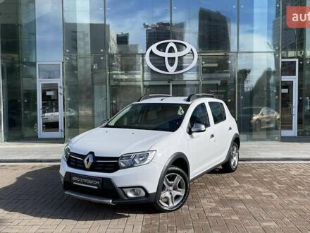 Рено Сандеро 2020 в Киеве на Automoto.ua Белый Рено Сандеро, объемом двигателя 0.9 л и пробегом 82 тыс. км за 11213 $, фото 1 на Automoto.ua