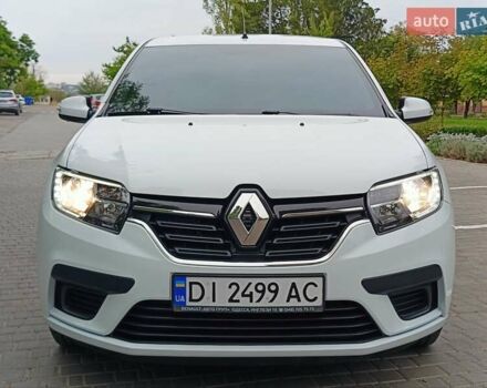 Белый Рено Сандеро, объемом двигателя 1 л и пробегом 57 тыс. км за 9200 $, фото 1 на Automoto.ua