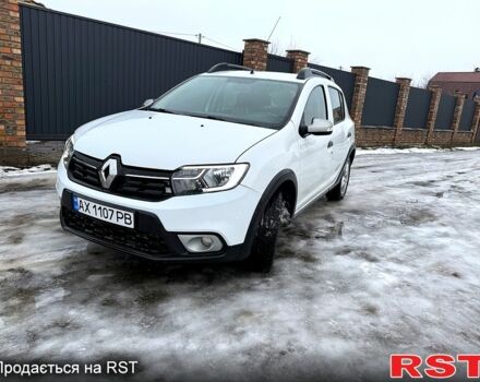Белый Рено Сандеро, объемом двигателя 0.9 л и пробегом 120 тыс. км за 8700 $, фото 1 на Automoto.ua