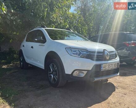 Белый Рено Сандеро, объемом двигателя 0.9 л и пробегом 48 тыс. км за 12500 $, фото 1 на Automoto.ua