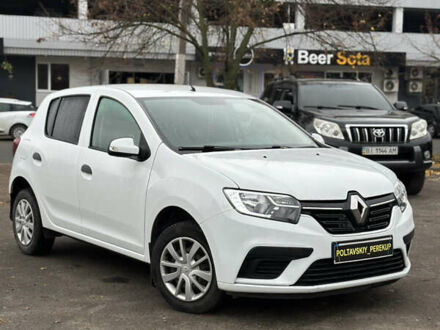Белый Рено Сандеро, объемом двигателя 0 л и пробегом 51 тыс. км за 8000 $, фото 1 на Automoto.ua