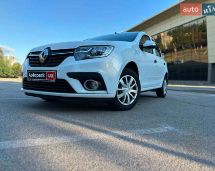Білий Рено Сандеро, об'ємом двигуна 1 л та пробігом 98 тис. км за 8890 $, фото 1 на Automoto.ua