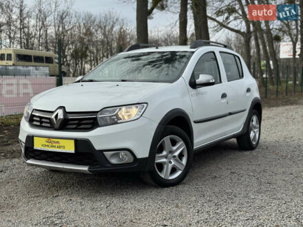 Белый Рено Сандеро, объемом двигателя 0.9 л и пробегом 65 тыс. км за 10000 $, фото 1 на Automoto.ua