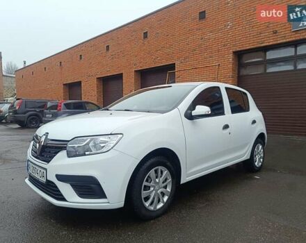 Белый Рено Сандеро, объемом двигателя 1 л и пробегом 21 тыс. км за 7300 $, фото 1 на Automoto.ua