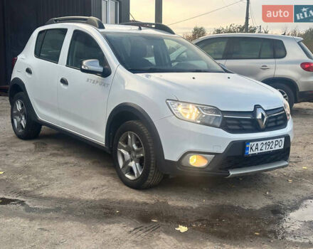 Белый Рено Сандеро, объемом двигателя 0.9 л и пробегом 101 тыс. км за 9550 $, фото 1 на Automoto.ua