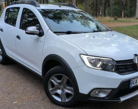 Белый Рено Сандеро, объемом двигателя 0.9 л и пробегом 52 тыс. км за 10999 $, фото 1 на Automoto.ua