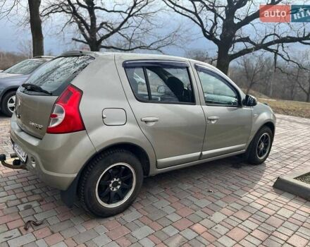Бежевий Рено Сандеро, об'ємом двигуна 1.6 л та пробігом 174 тис. км за 5500 $, фото 3 на Automoto.ua