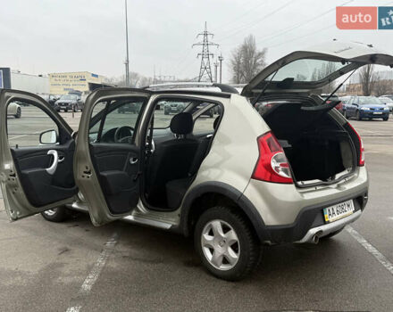 Бежевый Рено Сандеро, объемом двигателя 1.6 л и пробегом 140 тыс. км за 6700 $, фото 16 на Automoto.ua