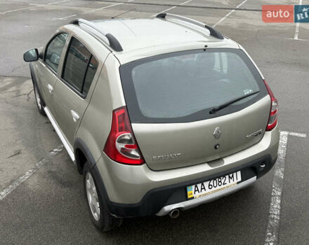 Бежевый Рено Сандеро, объемом двигателя 1.6 л и пробегом 140 тыс. км за 6700 $, фото 1 на Automoto.ua