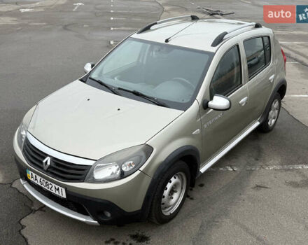 Бежевый Рено Сандеро, объемом двигателя 1.6 л и пробегом 140 тыс. км за 6700 $, фото 2 на Automoto.ua