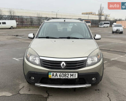 Бежевый Рено Сандеро, объемом двигателя 1.6 л и пробегом 140 тыс. км за 6700 $, фото 3 на Automoto.ua