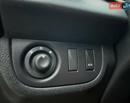 Бежевый Рено Сандеро, объемом двигателя 0.9 л и пробегом 78 тыс. км за 10499 $, фото 10 на Automoto.ua