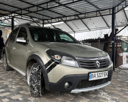 Бежевый Рено Сандеро, объемом двигателя 1.6 л и пробегом 105 тыс. км за 7000 $, фото 1 на Automoto.ua