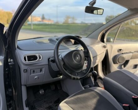 Черный Рено Сандеро, объемом двигателя 1.1 л и пробегом 120 тыс. км за 3900 $, фото 14 на Automoto.ua