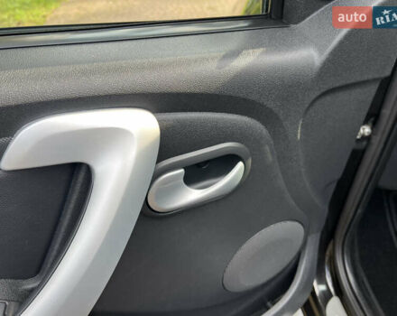 Чорний Рено Сандеро, об'ємом двигуна 1.6 л та пробігом 81 тис. км за 8700 $, фото 27 на Automoto.ua