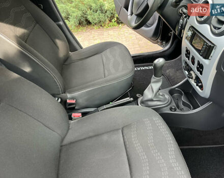 Чорний Рено Сандеро, об'ємом двигуна 1.6 л та пробігом 81 тис. км за 8700 $, фото 78 на Automoto.ua