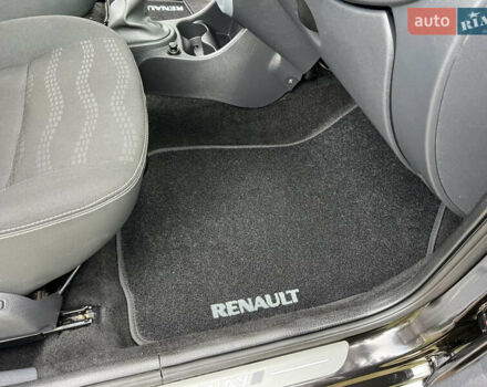 Чорний Рено Сандеро, об'ємом двигуна 1.6 л та пробігом 81 тис. км за 8700 $, фото 74 на Automoto.ua