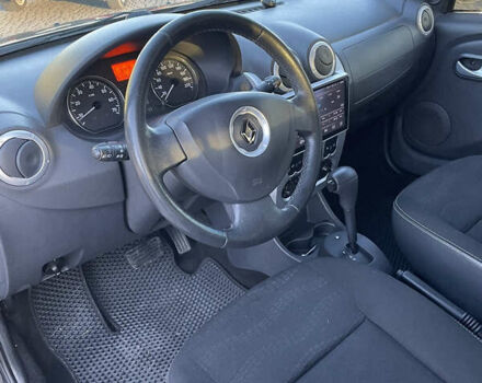 Черный Рено Сандеро, объемом двигателя 1.6 л и пробегом 98 тыс. км за 6600 $, фото 4 на Automoto.ua