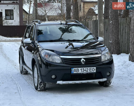 Черный Рено Сандеро, объемом двигателя 1.6 л и пробегом 79 тыс. км за 8850 $, фото 3 на Automoto.ua