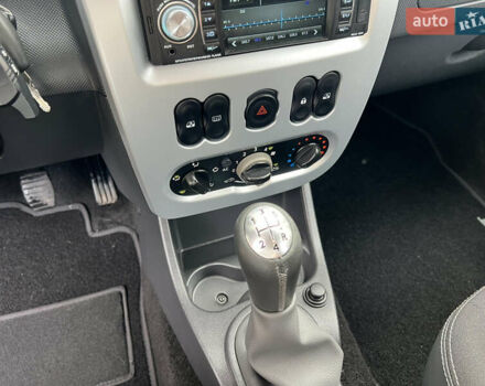 Чорний Рено Сандеро, об'ємом двигуна 1.6 л та пробігом 81 тис. км за 8700 $, фото 42 на Automoto.ua