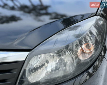 Черный Рено Сандеро, объемом двигателя 1.6 л и пробегом 82 тыс. км за 8850 $, фото 6 на Automoto.ua