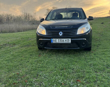 Черный Рено Сандеро, объемом двигателя 1.39 л и пробегом 189 тыс. км за 3999 $, фото 2 на Automoto.ua