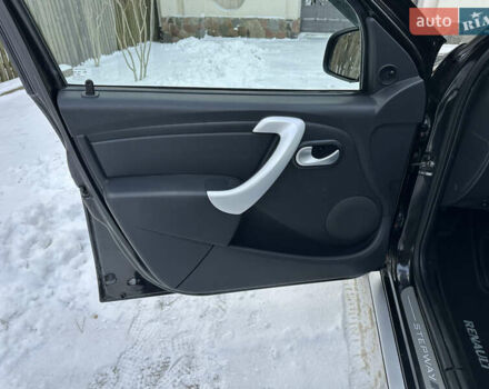Черный Рено Сандеро, объемом двигателя 1.6 л и пробегом 79 тыс. км за 8850 $, фото 42 на Automoto.ua