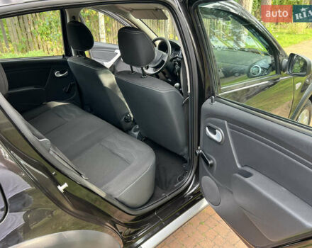 Чорний Рено Сандеро, об'ємом двигуна 1.6 л та пробігом 81 тис. км за 8700 $, фото 63 на Automoto.ua