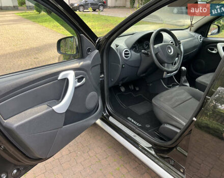 Чорний Рено Сандеро, об'ємом двигуна 1.6 л та пробігом 81 тис. км за 8700 $, фото 21 на Automoto.ua