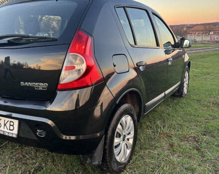Черный Рено Сандеро, объемом двигателя 1.39 л и пробегом 189 тыс. км за 3999 $, фото 6 на Automoto.ua