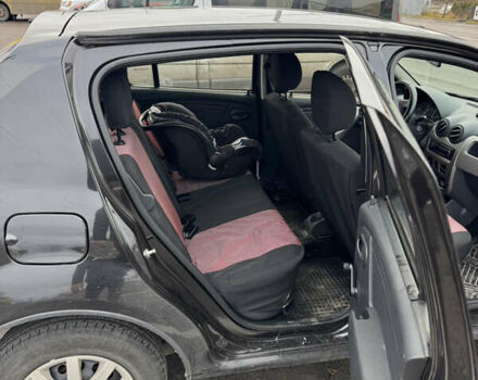 Черный Рено Сандеро, объемом двигателя 1.39 л и пробегом 112 тыс. км за 6000 $, фото 9 на Automoto.ua