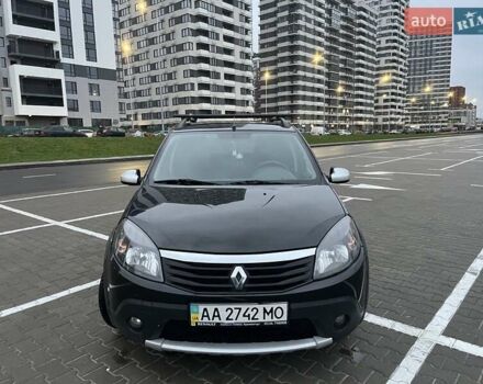 Черный Рено Сандеро, объемом двигателя 1.6 л и пробегом 132 тыс. км за 7500 $, фото 5 на Automoto.ua