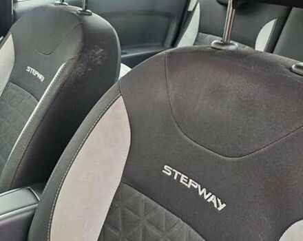 Черный Рено Сандеро, объемом двигателя 1.6 л и пробегом 160 тыс. км за 9000 $, фото 5 на Automoto.ua