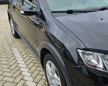 Черный Рено Сандеро, объемом двигателя 1.6 л и пробегом 160 тыс. км за 9000 $, фото 2 на Automoto.ua