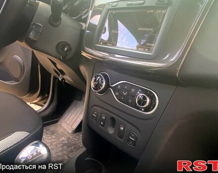 Черный Рено Сандеро, объемом двигателя 0.9 л и пробегом 40 тыс. км за 10200 $, фото 6 на Automoto.ua